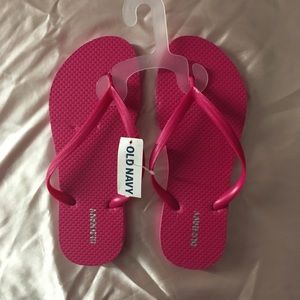 3/$15 🔥 Brand new Old Navy pink flip flops